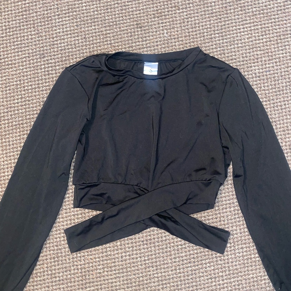Cropped black long sleeve shirt